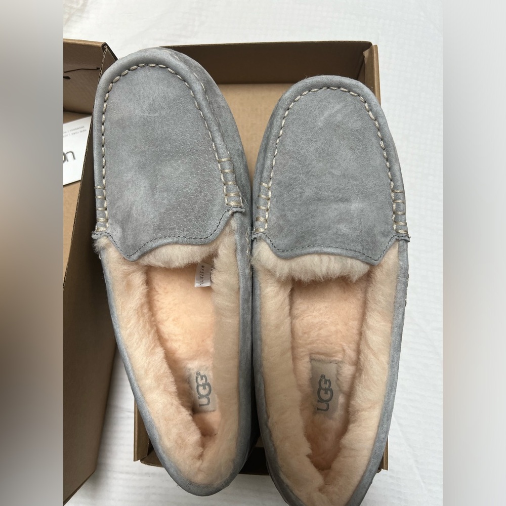 UGG Ansley slipper Brand New in Box